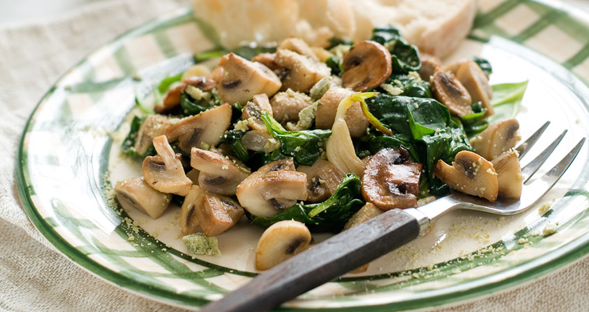 Grilled Mushroom Spinach Salad- low carb foods